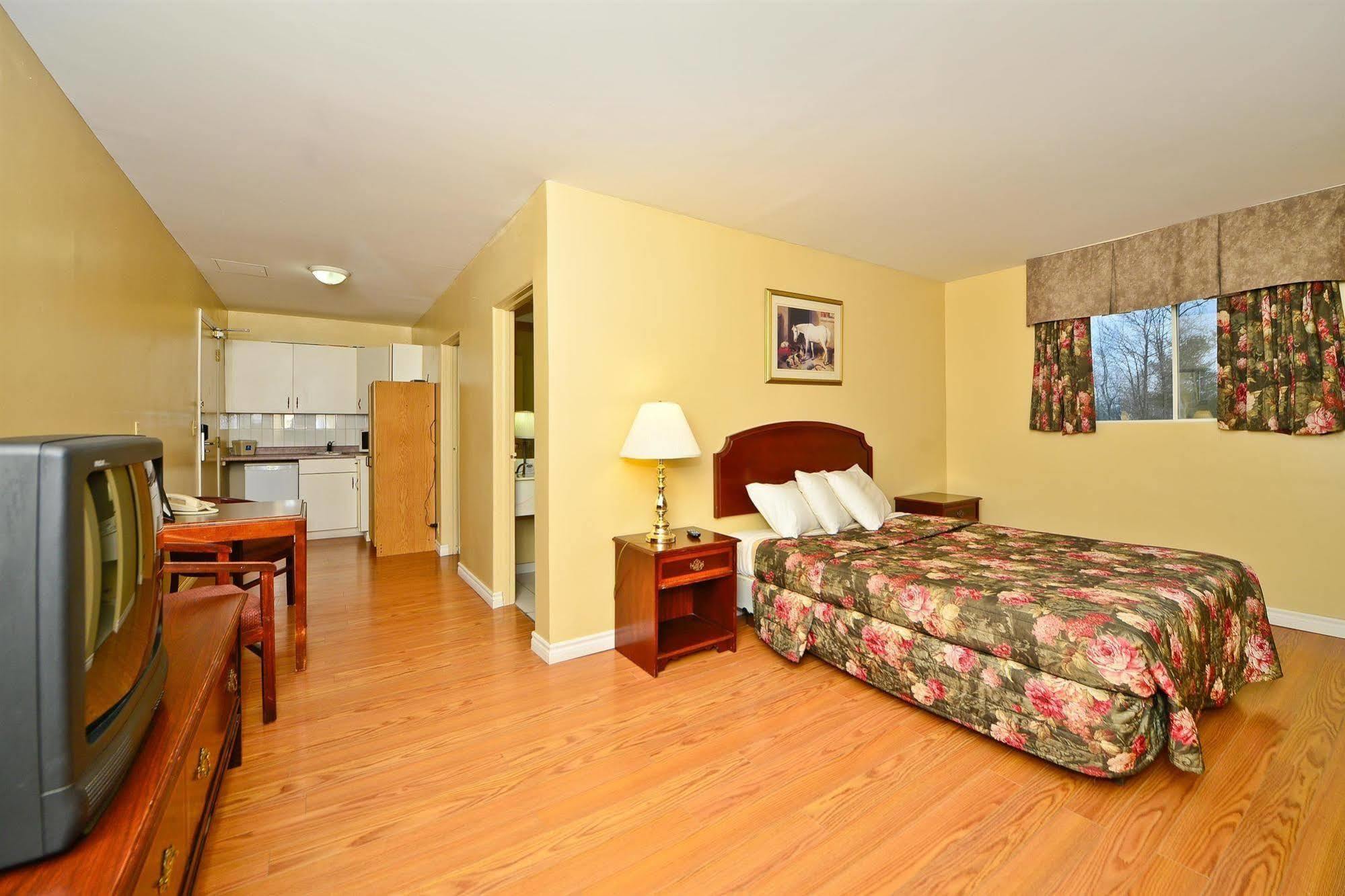 Best Value Inn & Suites Parry Sound Exterior foto